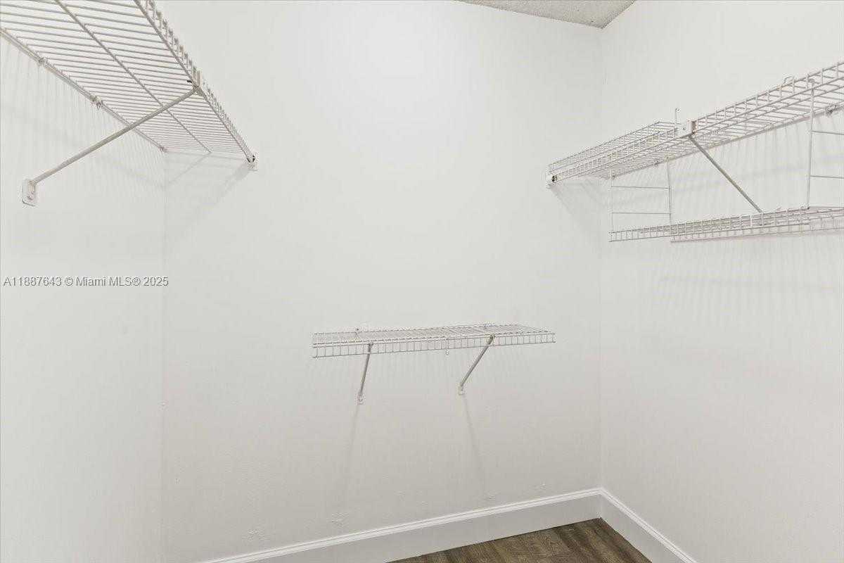 Small Image of 302 LAKEVIEW DR #203, Weston Number 20