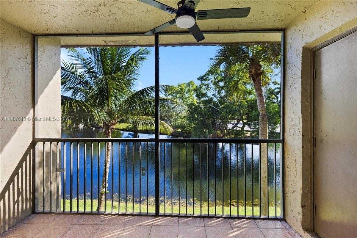 Small Image of 302 LAKEVIEW DR #203, Weston Number 30