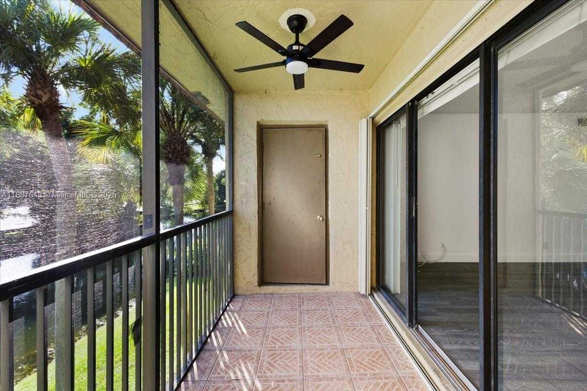 Small Image of 302 LAKEVIEW DR #203, Weston Number 31