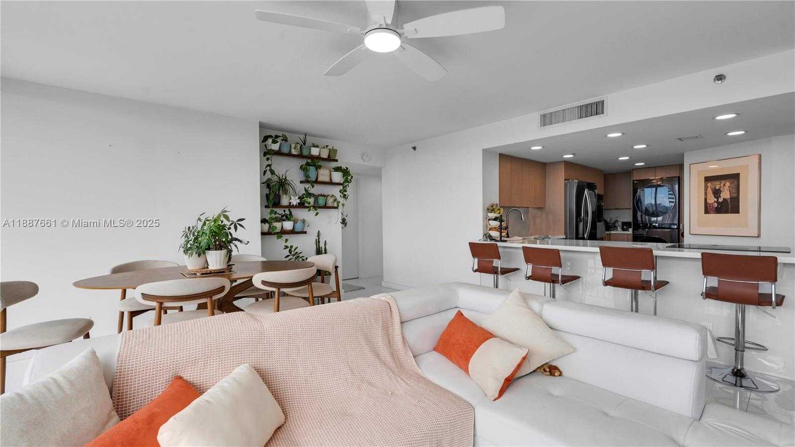 Small Image of 7601 EAST TREASURE DR #1011, North Bay Village Number 17
