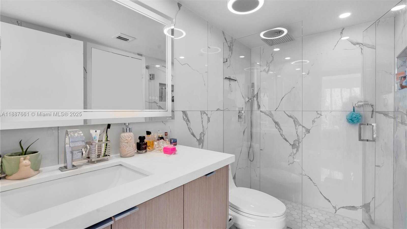 Small Image of 7601 EAST TREASURE DR #1011, North Bay Village Number 21