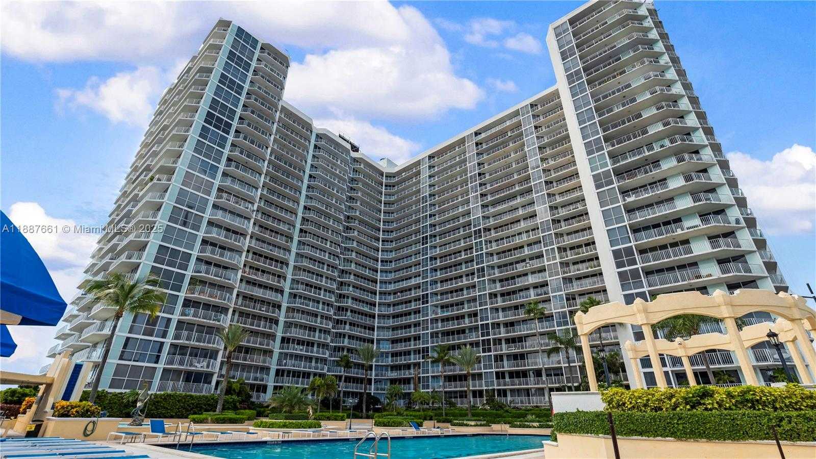 Small Image of 7601 EAST TREASURE DR #1011, North Bay Village Number 37