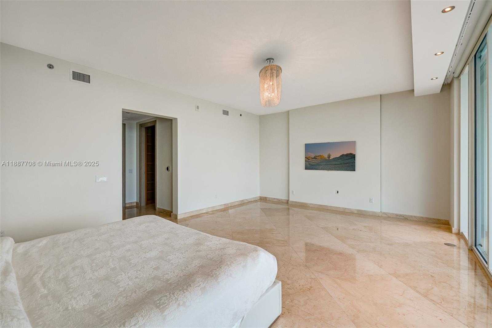 Small Image of 2711 SOUTH OCEAN DR #3705, Hollywood Number 27