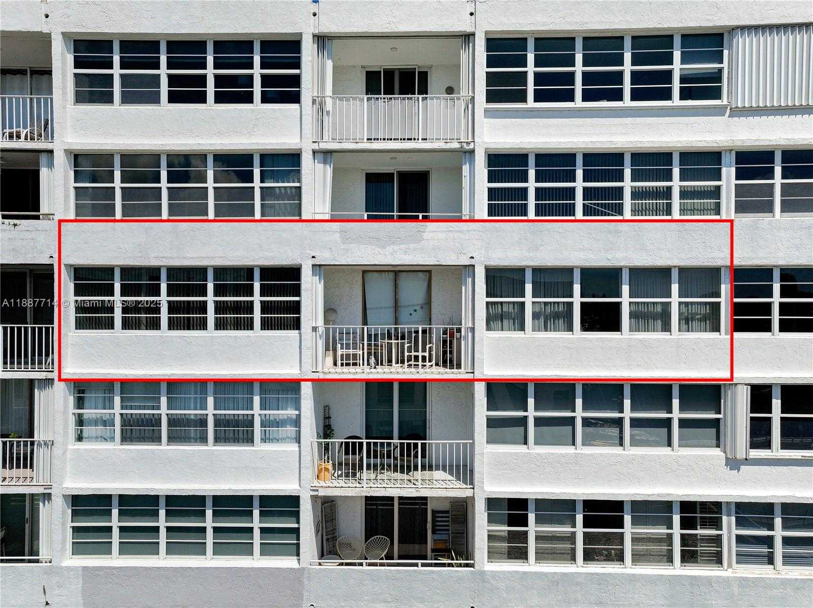 Small Image of 1160 NORTH FEDERAL HWY #1018, Fort Lauderdale Number 3