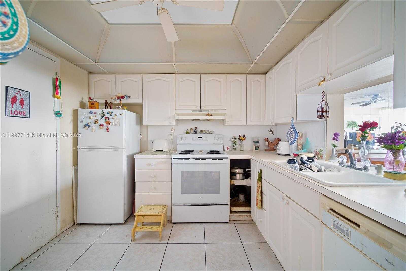 Small Image of 1160 NORTH FEDERAL HWY #1018, Fort Lauderdale Number 7