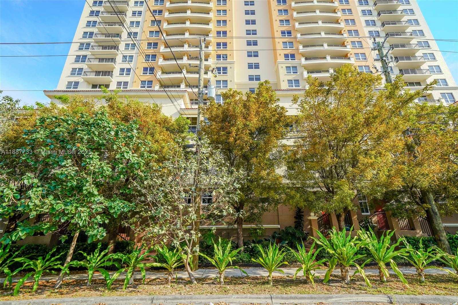 Small Image of 3232 SOUTH WEST 22ND TER #TH 115, Miami Number 2