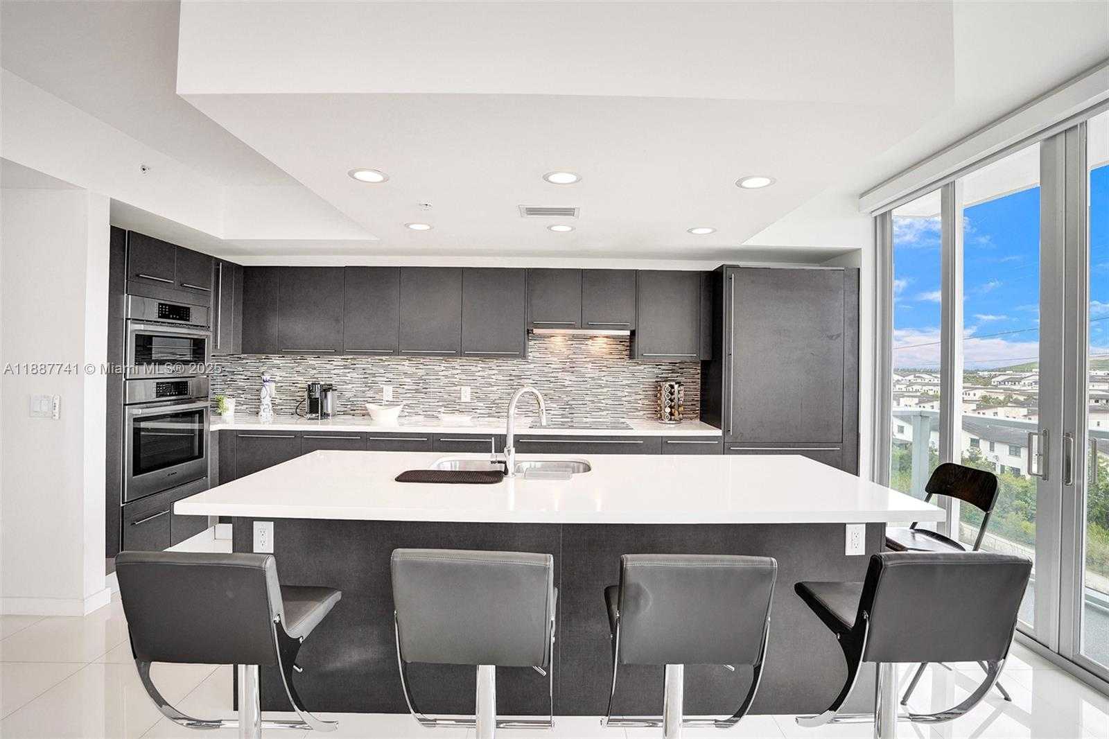 Small Image of 7825 NORTH WEST 107TH AVE #604, Doral Number 3