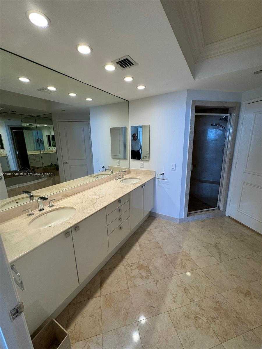 Small Image of 791 CRANDON BLVD #1506, Key Biscayne Number 25