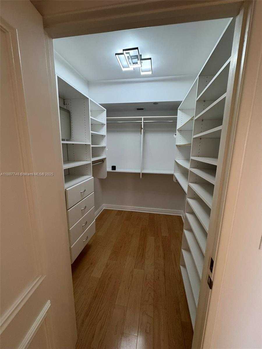Small Image of 791 CRANDON BLVD #1506, Key Biscayne Number 29
