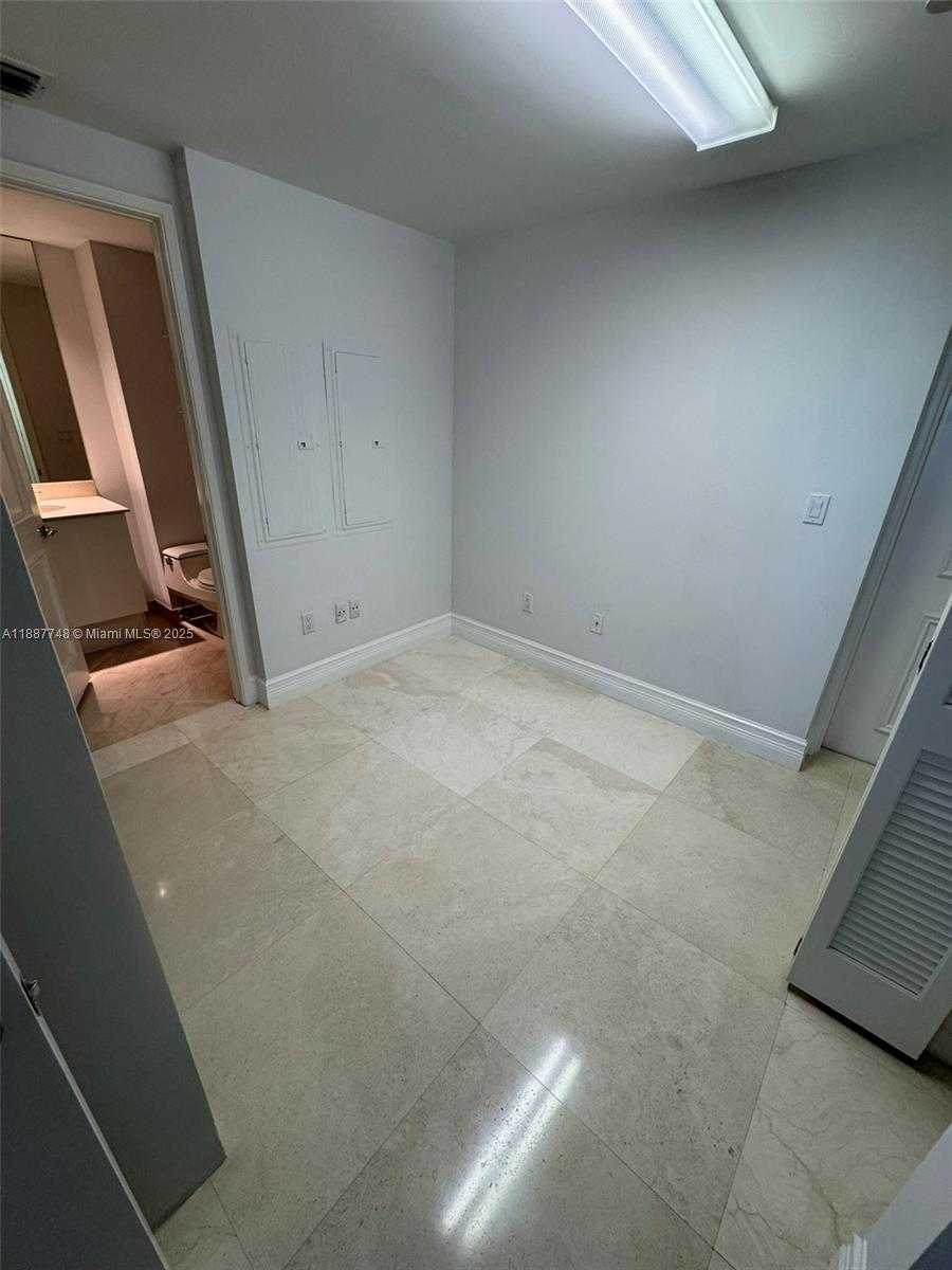 Small Image of 791 CRANDON BLVD #1506, Key Biscayne Number 33