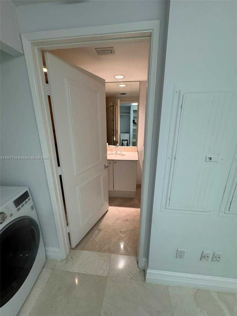 Small Image of 791 CRANDON BLVD #1506, Key Biscayne Number 46