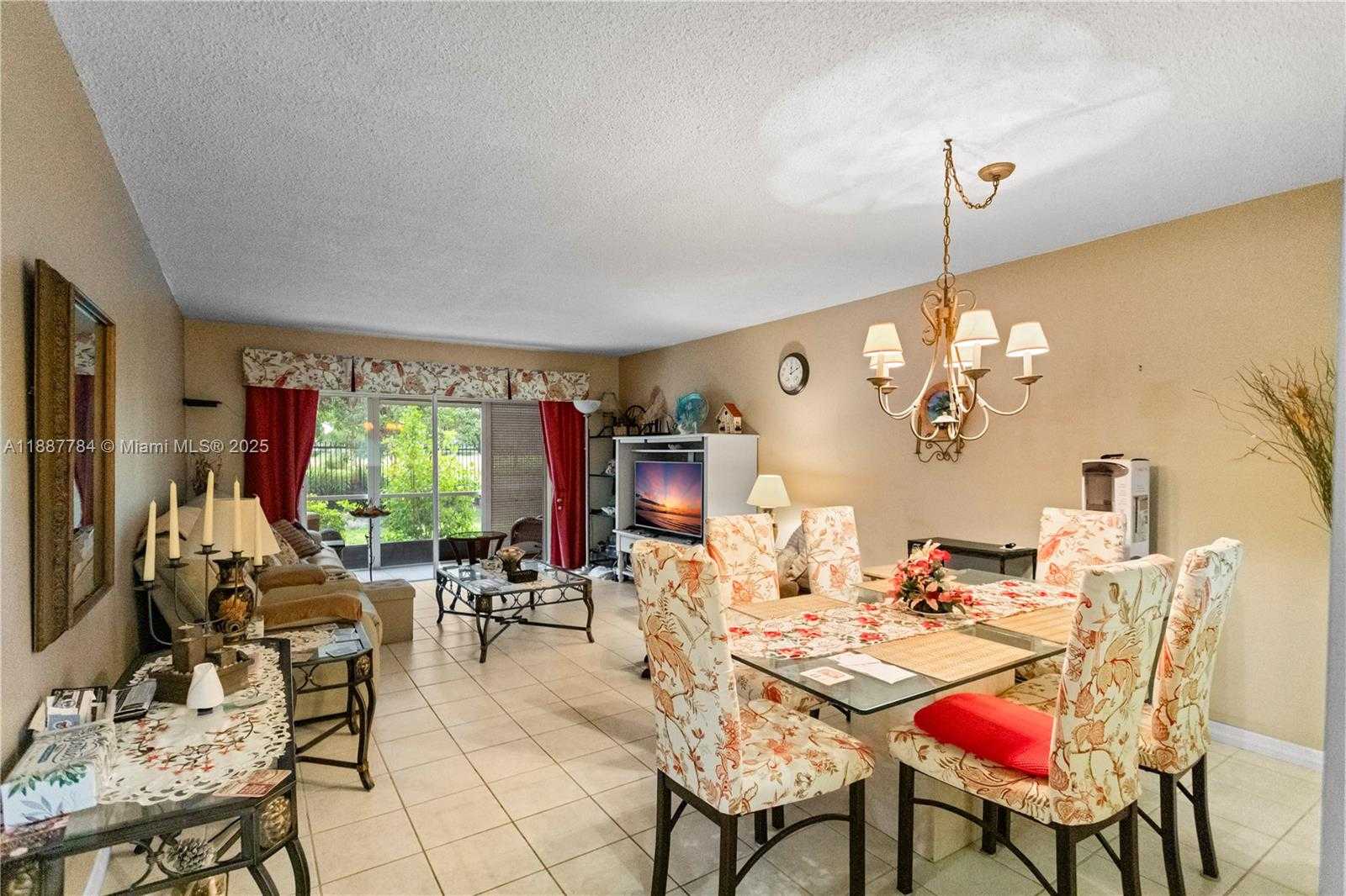 Small Image of 4800 HILLCREST LN #101, Hollywood Number 12