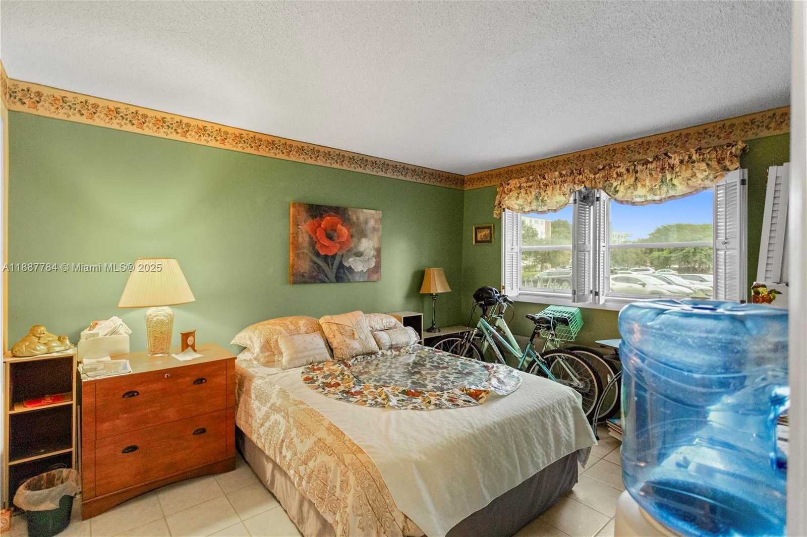 Small Image of 4800 HILLCREST LN #101, Hollywood Number 19