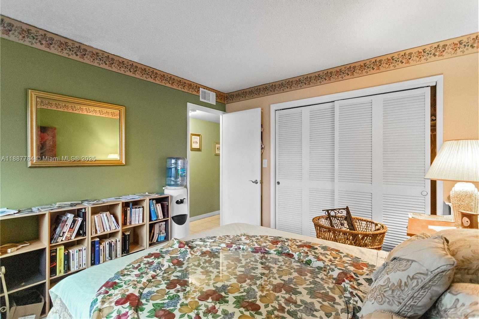 Small Image of 4800 HILLCREST LN #101, Hollywood Number 20