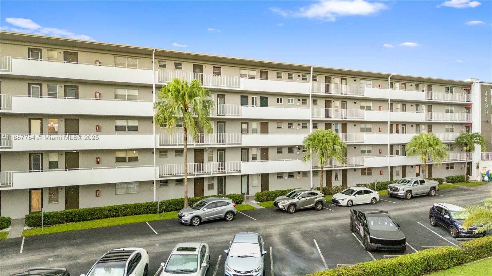 Small Image of 4800 HILLCREST LN #101, Hollywood Number 34