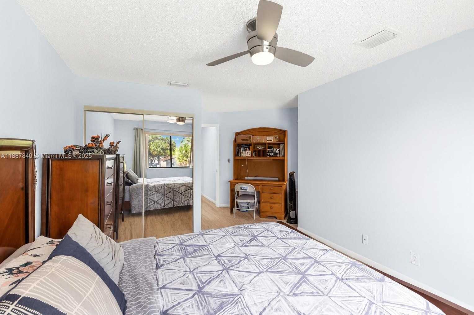 Small Image of 16624 GREENS EDGE CIR #75, Weston Number 41