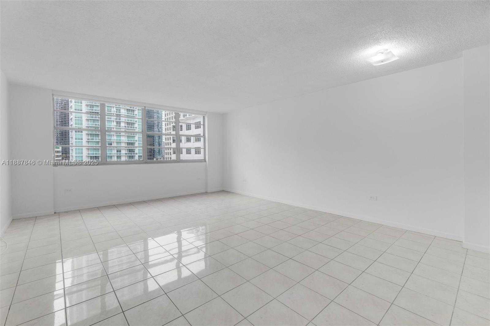 Small Image of 905 BRICKELL BAY DR #1823, Miami Number 10