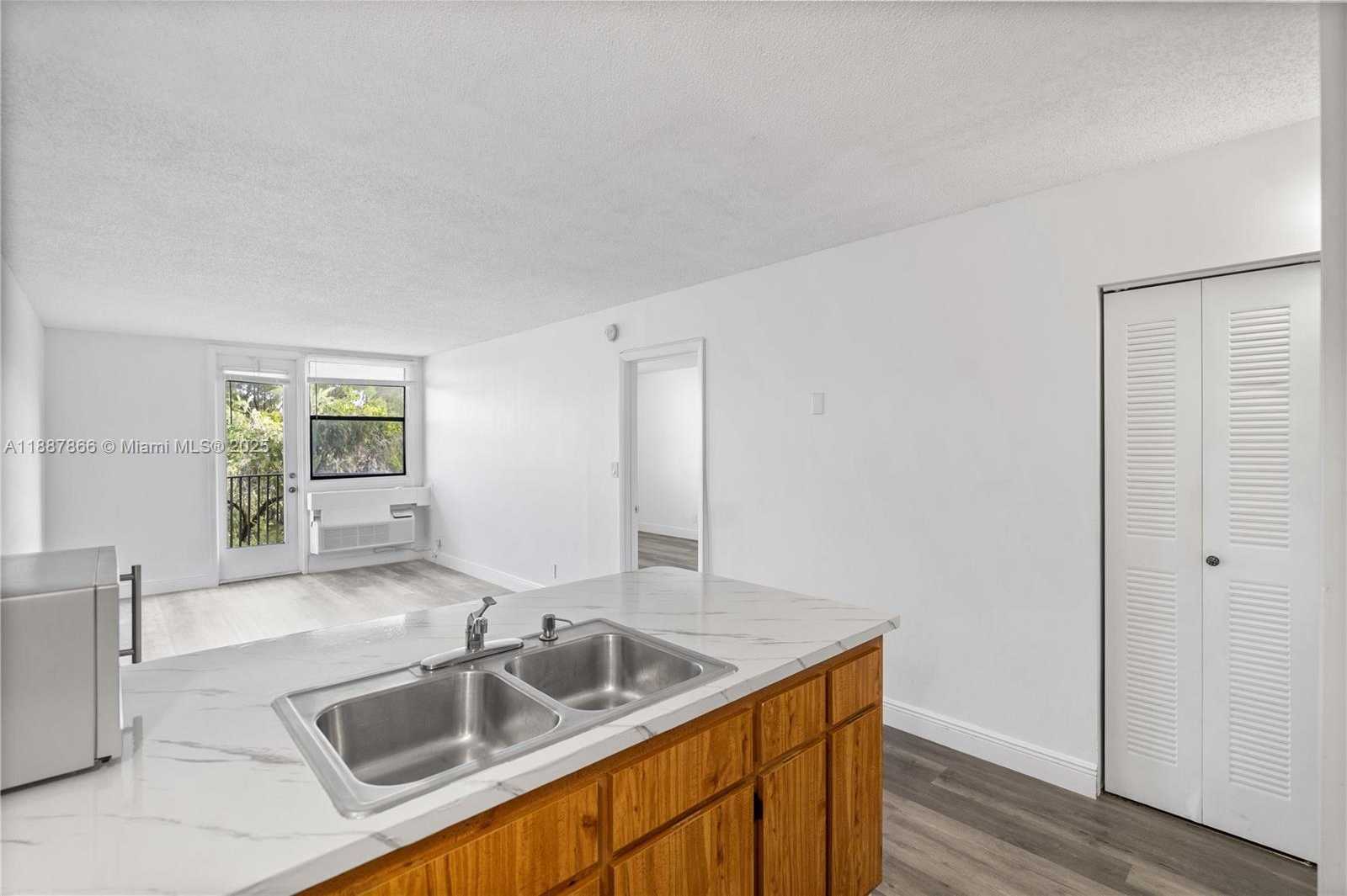 Small Image of 2701 RIVERSIDE DR #413-B, Coral Springs Number 5