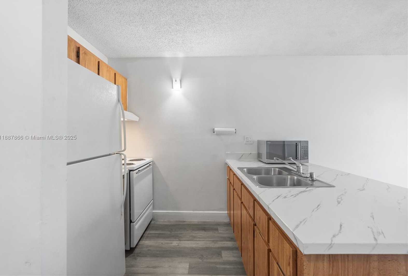 Small Image of 2701 RIVERSIDE DR #413-B, Coral Springs Number 6
