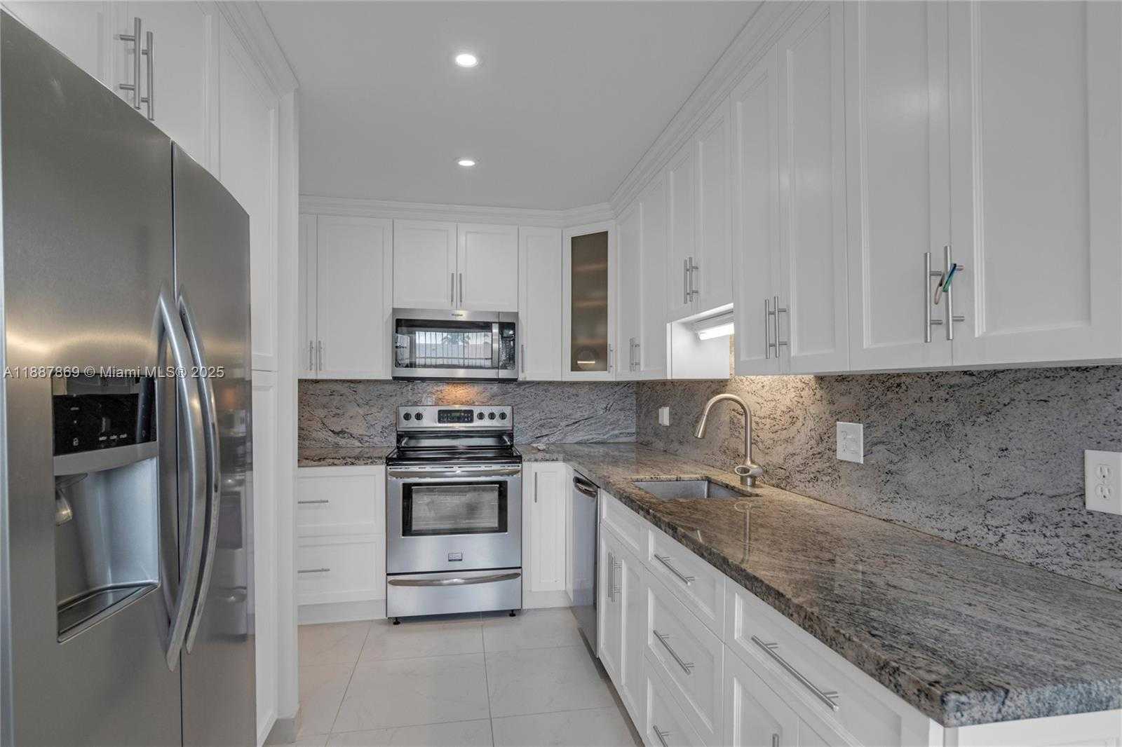 Small Image of 8809 BELLE AIRE DR #8809, Boca Raton Number 10