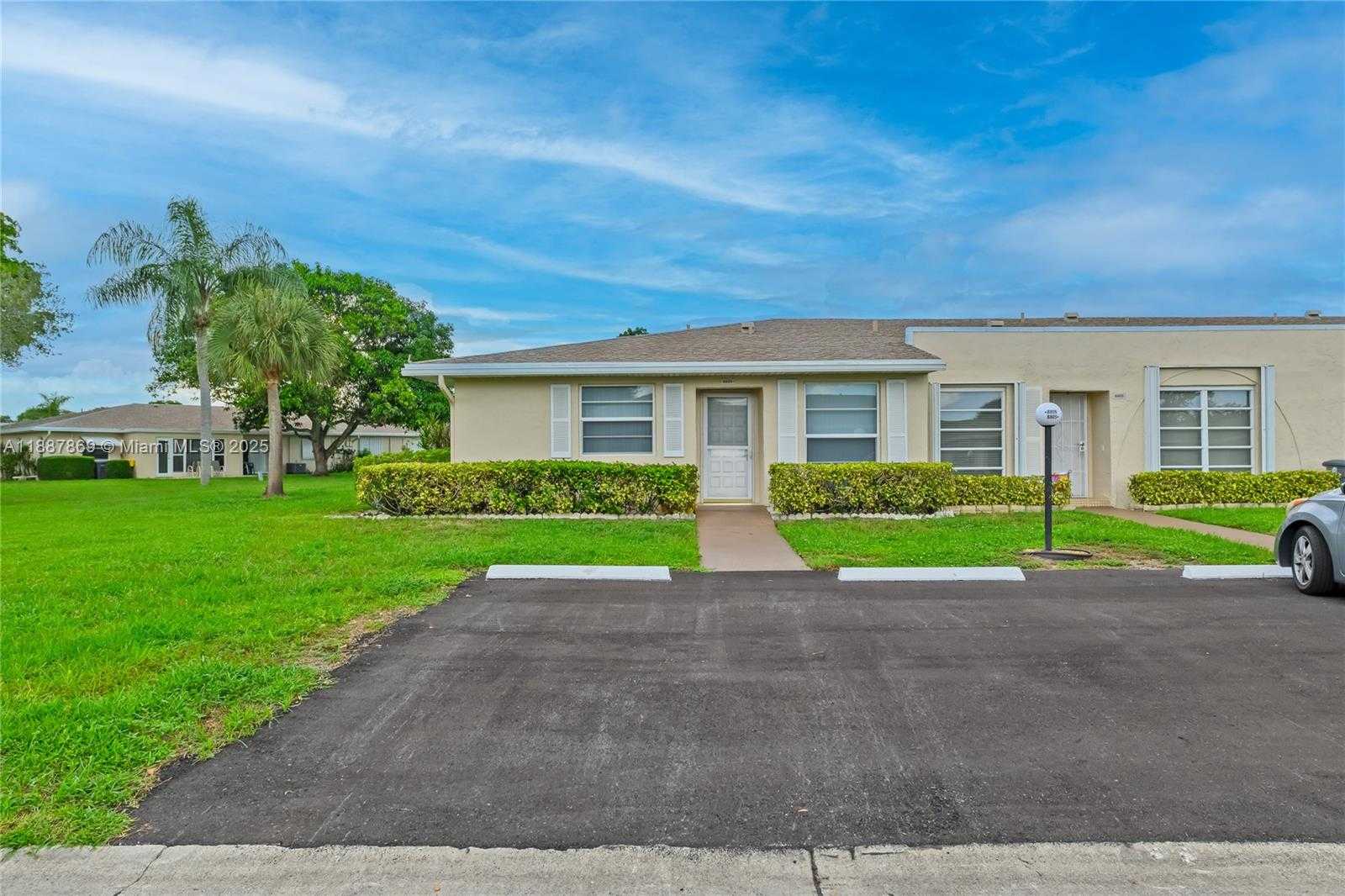 Small Image of 8809 BELLE AIRE DR #8809, Boca Raton Number 24
