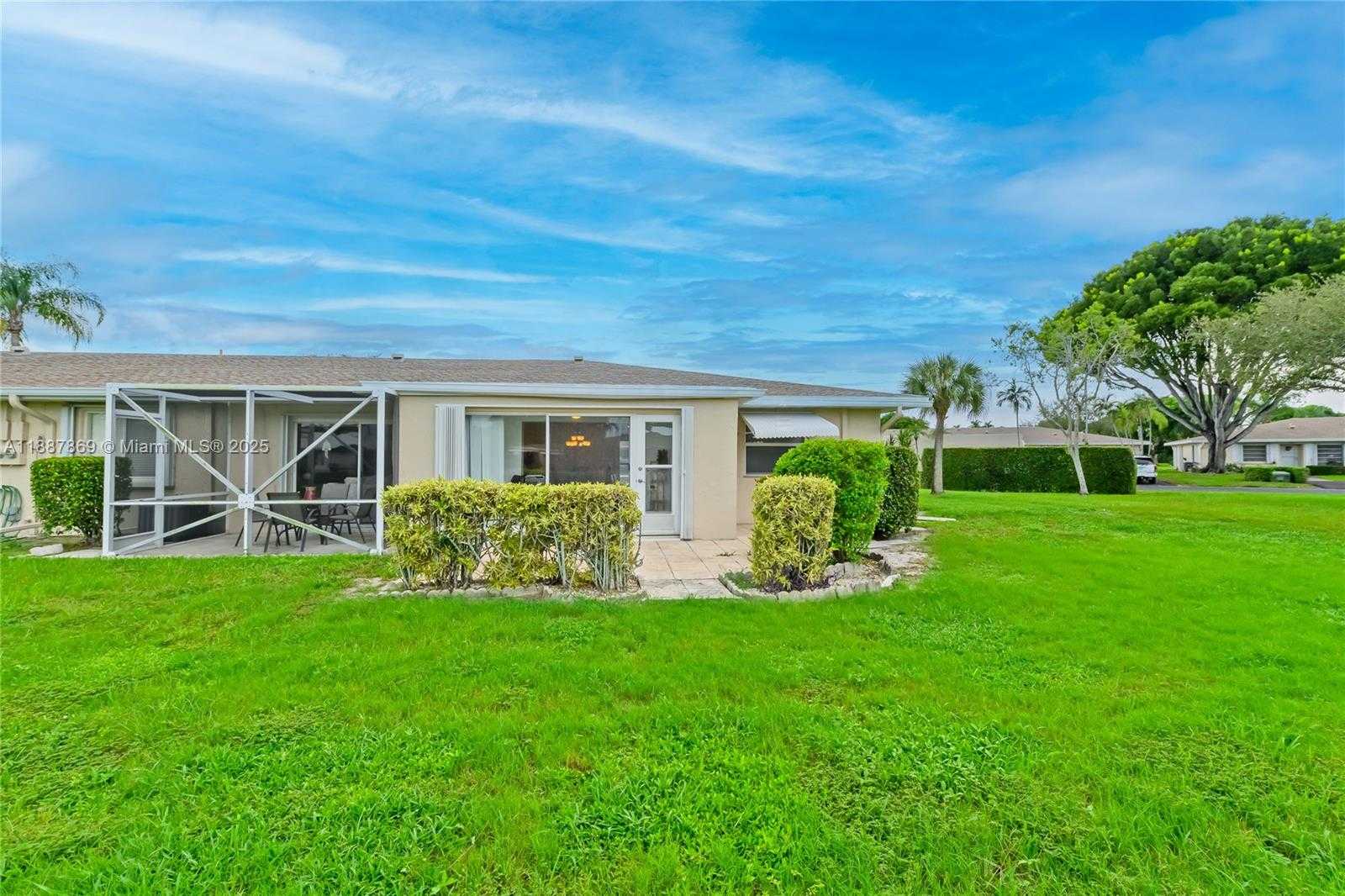 Small Image of 8809 BELLE AIRE DR #8809, Boca Raton Number 26