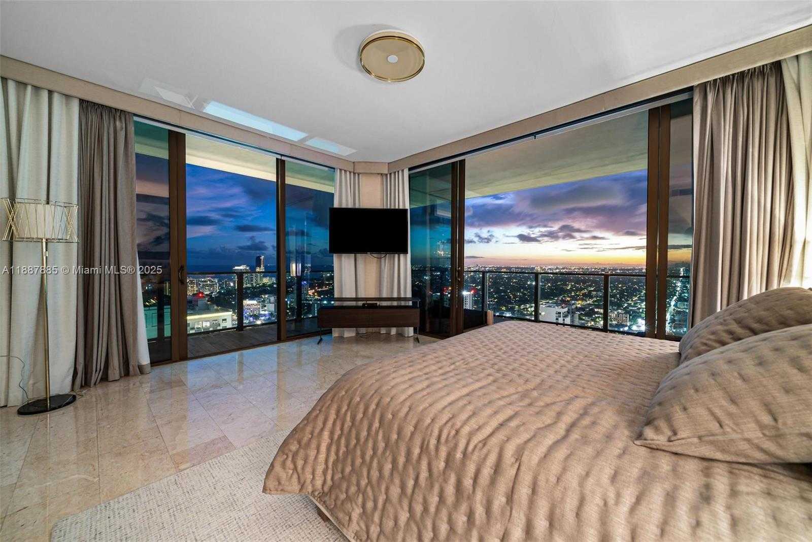 Small Image of 88 SOUTH WEST 7TH ST #3801, Miami Number 34