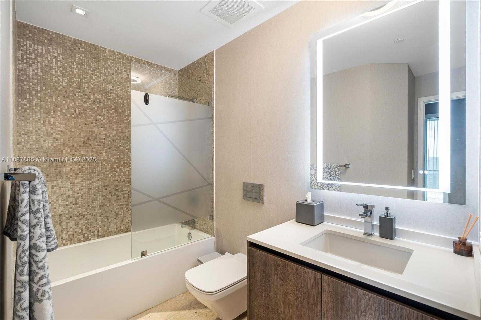 Small Image of 88 SOUTH WEST 7TH ST #3801, Miami Number 36