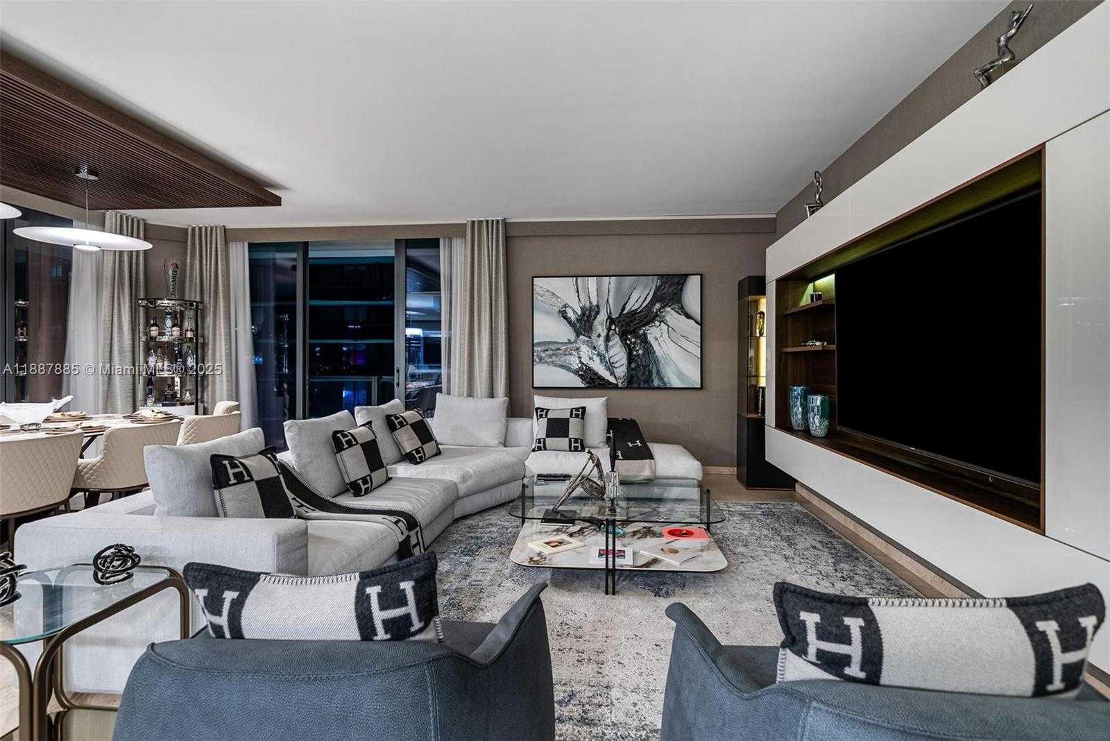 Small Image of 88 SOUTH WEST 7TH ST #3801, Miami Number 44