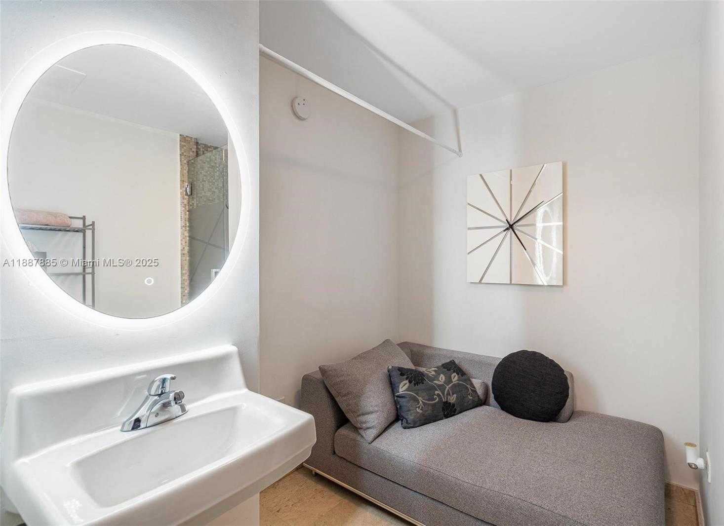 Small Image of 88 SOUTH WEST 7TH ST #3801, Miami Number 54
