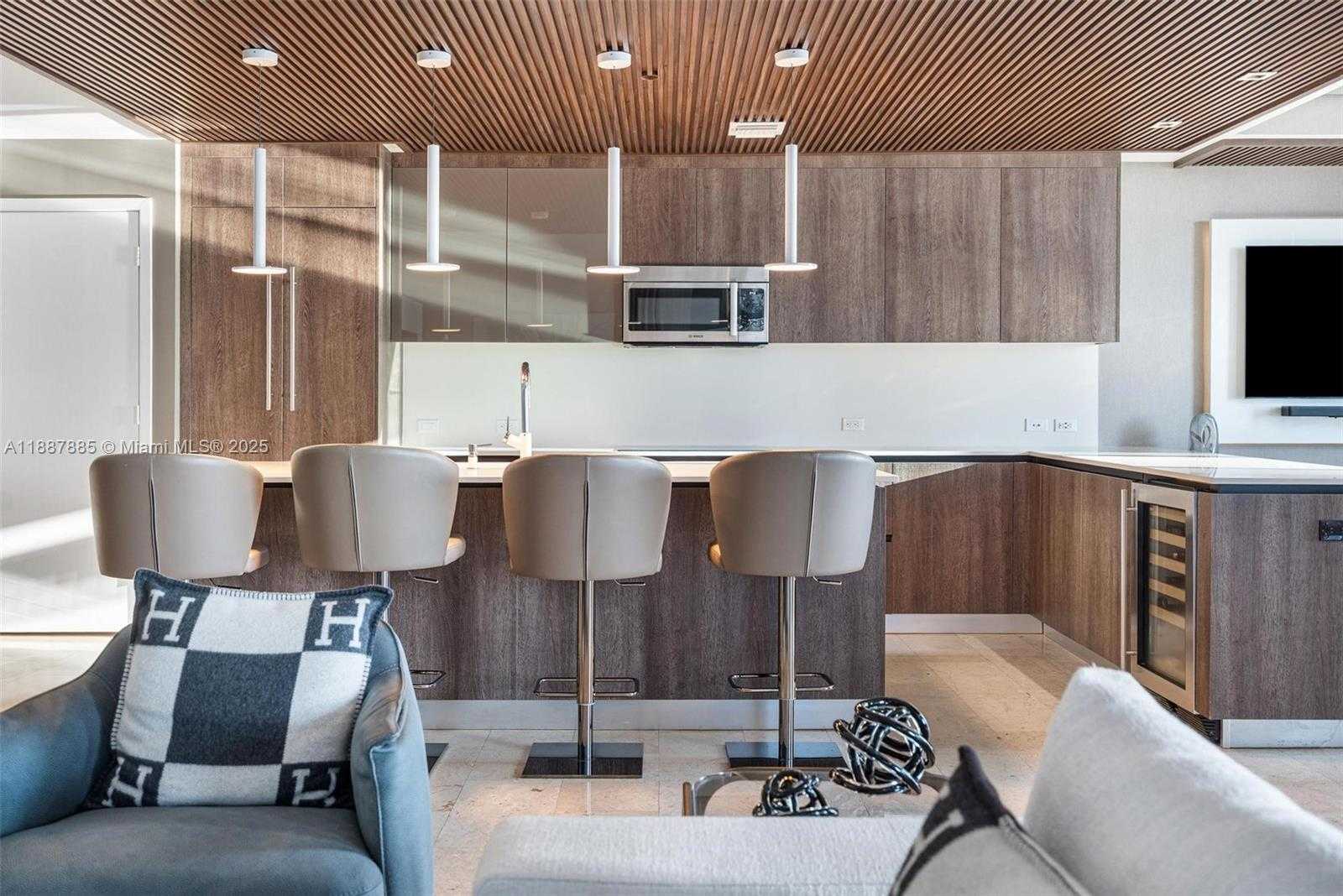 Small Image of 88 SOUTH WEST 7TH ST #3801, Miami Number 8