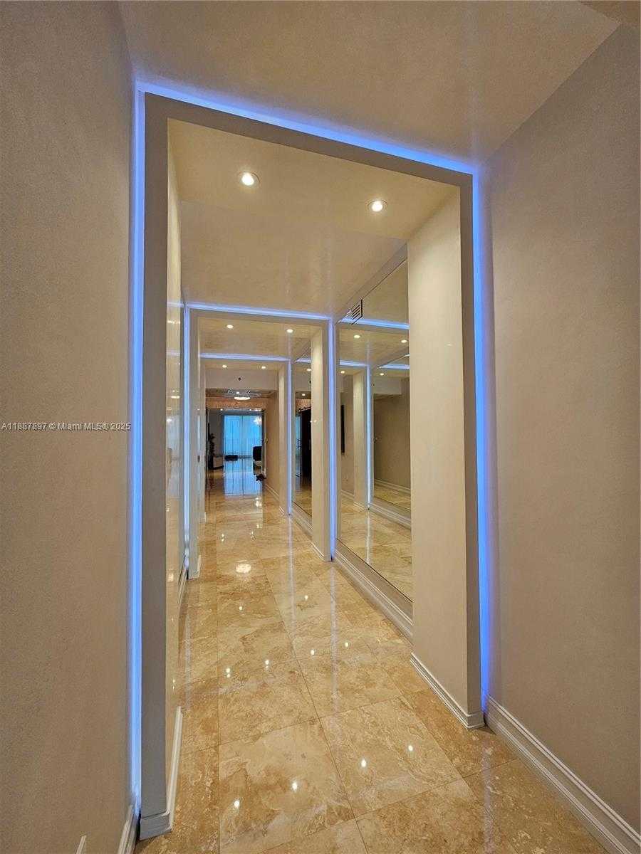 Small Image of 3201 NORTH EAST 183RD ST #2607, Aventura Number 4