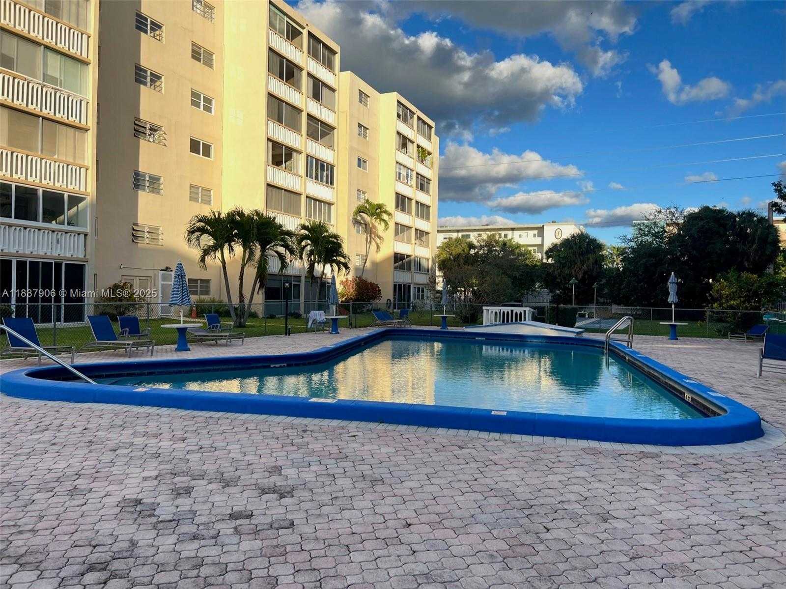 Small Image of 301 NORTH EAST 14TH AVE #608, Hallandale Beach Number 19