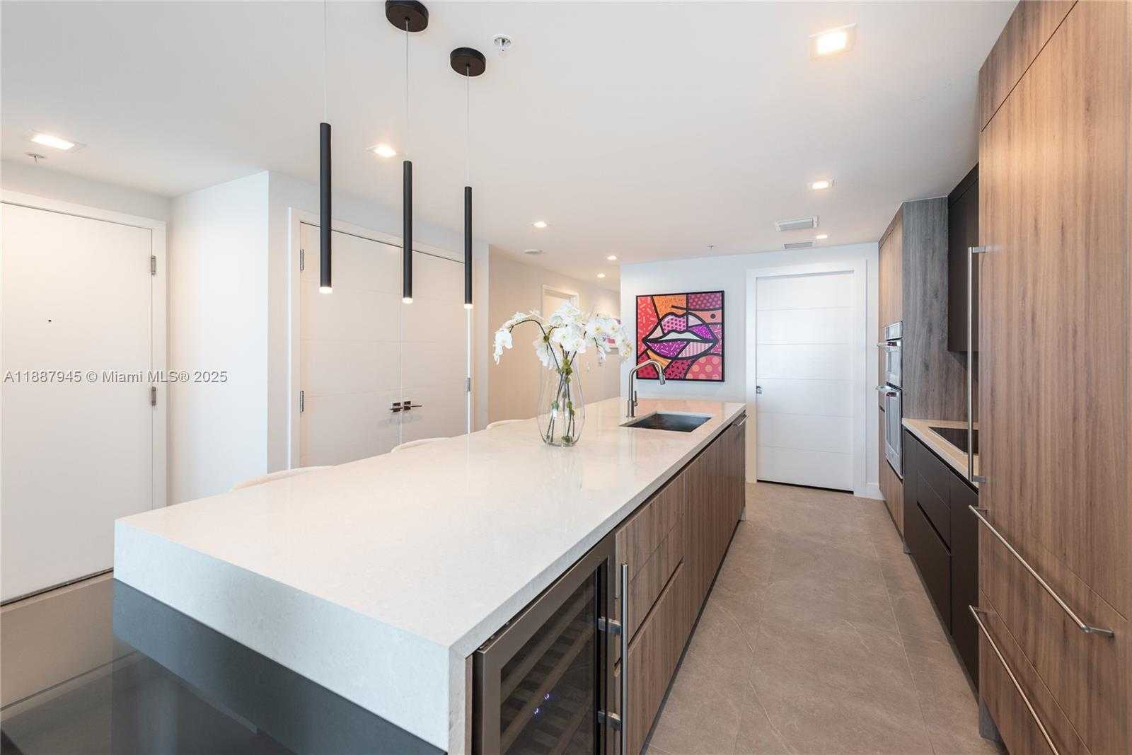 Small Image of 3801 COLLINS AVE #1502, Miami Beach Number 13