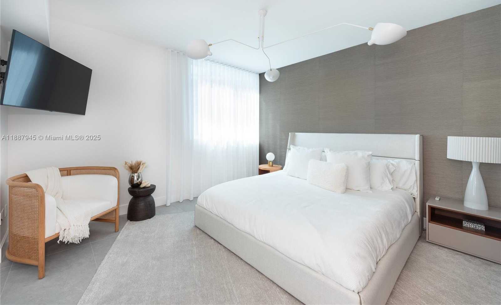 Small Image of 3801 COLLINS AVE #1502, Miami Beach Number 15