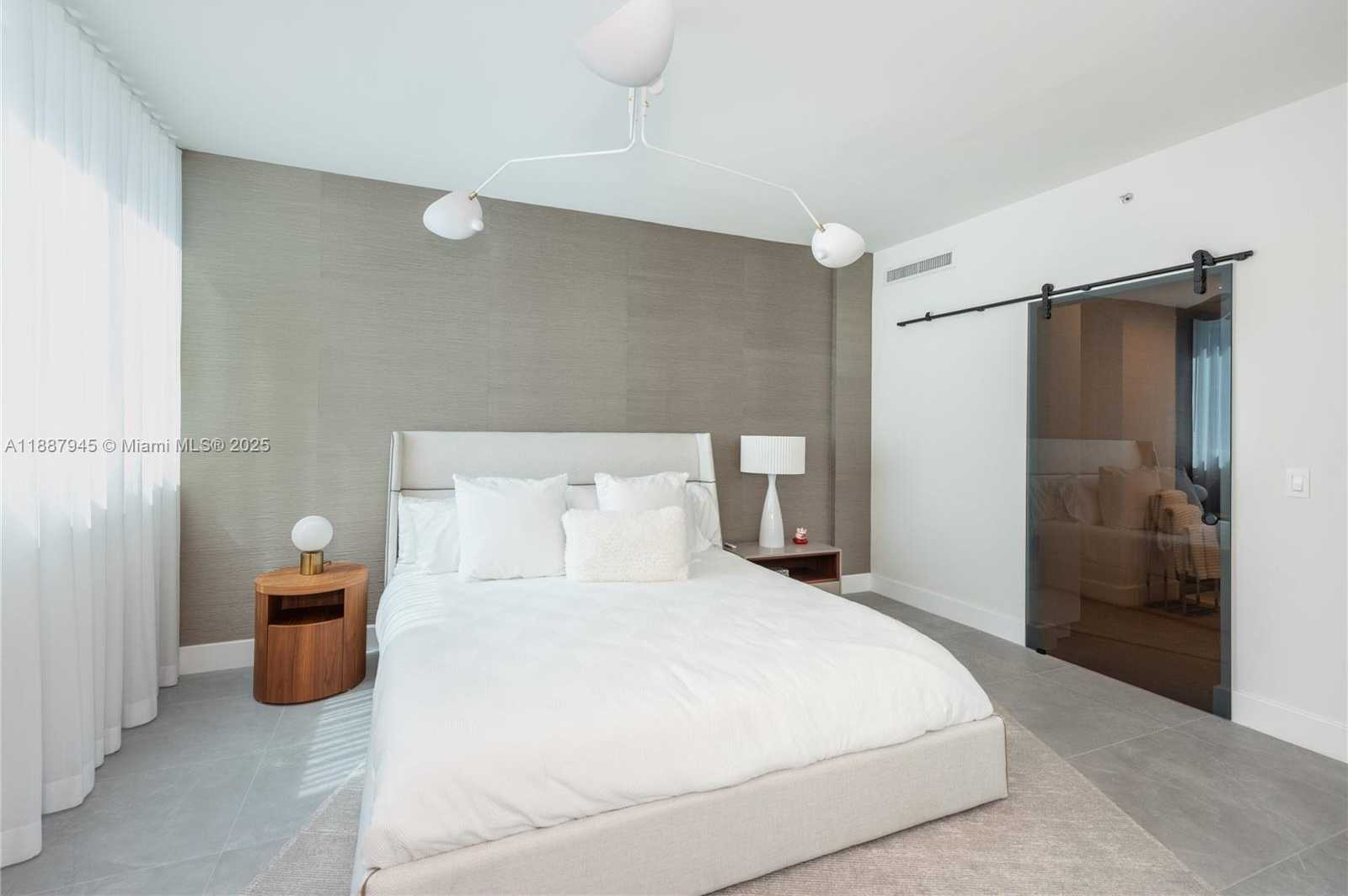 Small Image of 3801 COLLINS AVE #1502, Miami Beach Number 16