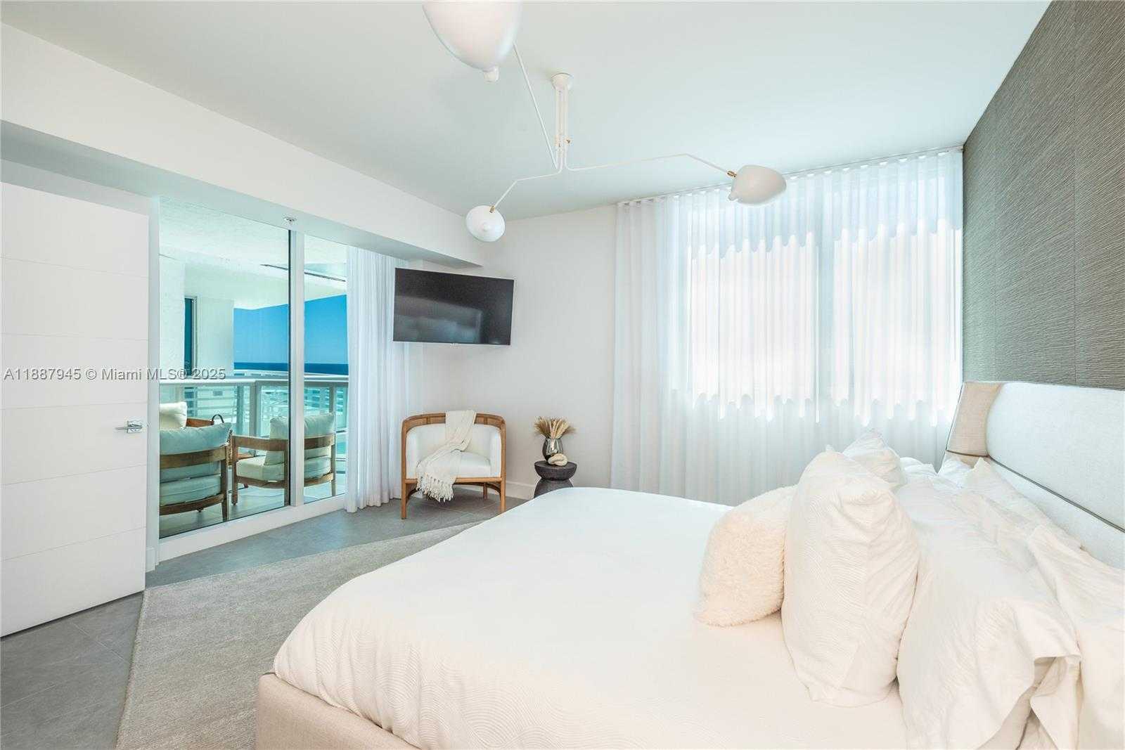 Small Image of 3801 COLLINS AVE #1502, Miami Beach Number 17