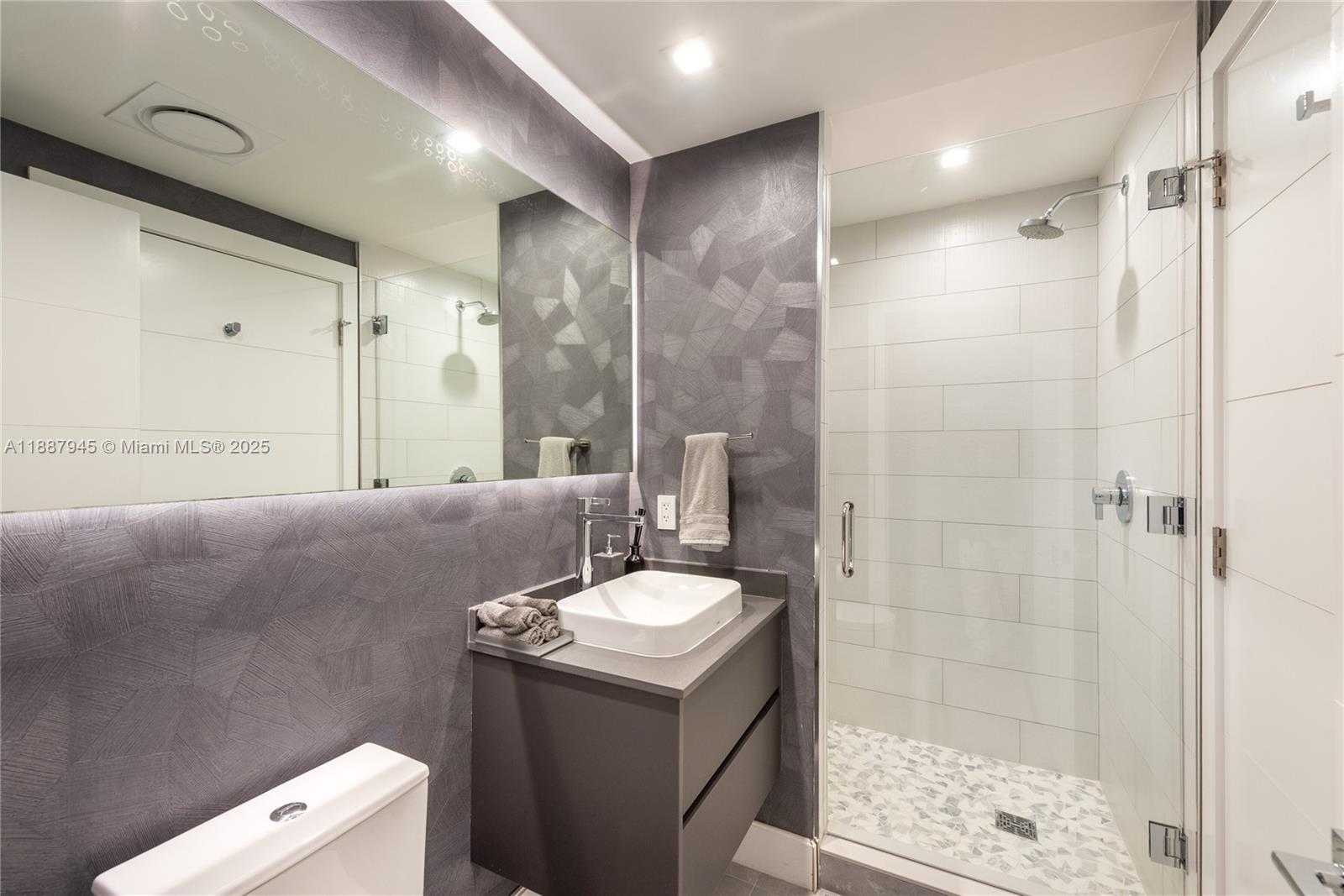 Small Image of 3801 COLLINS AVE #1502, Miami Beach Number 23