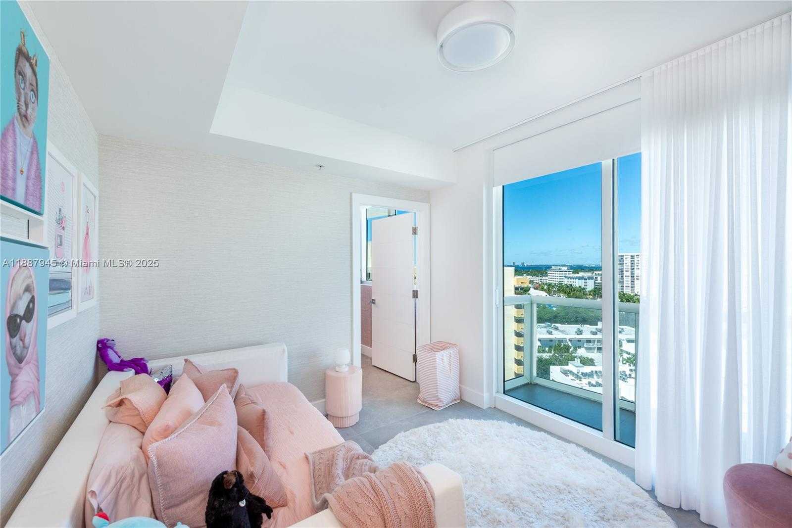 Small Image of 3801 COLLINS AVE #1502, Miami Beach Number 24