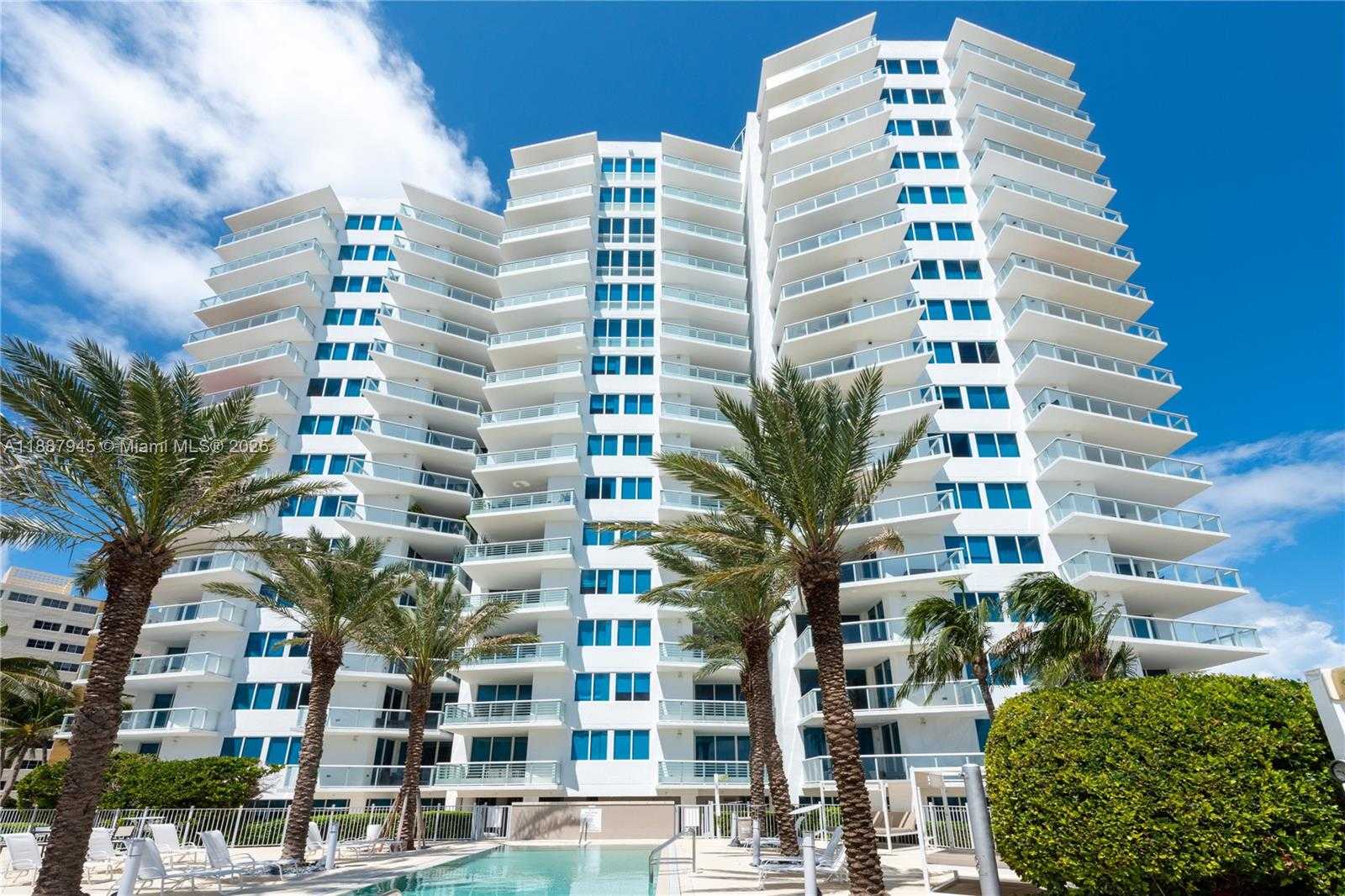 Small Image of 3801 COLLINS AVE #1502, Miami Beach Number 29
