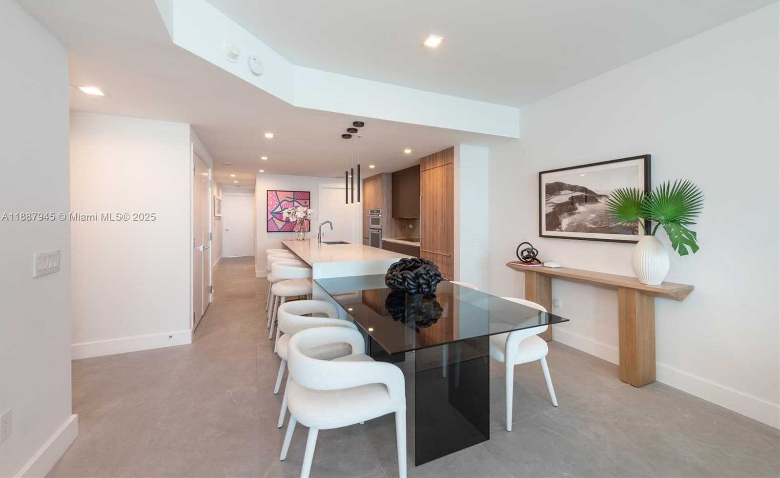 Small Image of 3801 COLLINS AVE #1502, Miami Beach Number 9