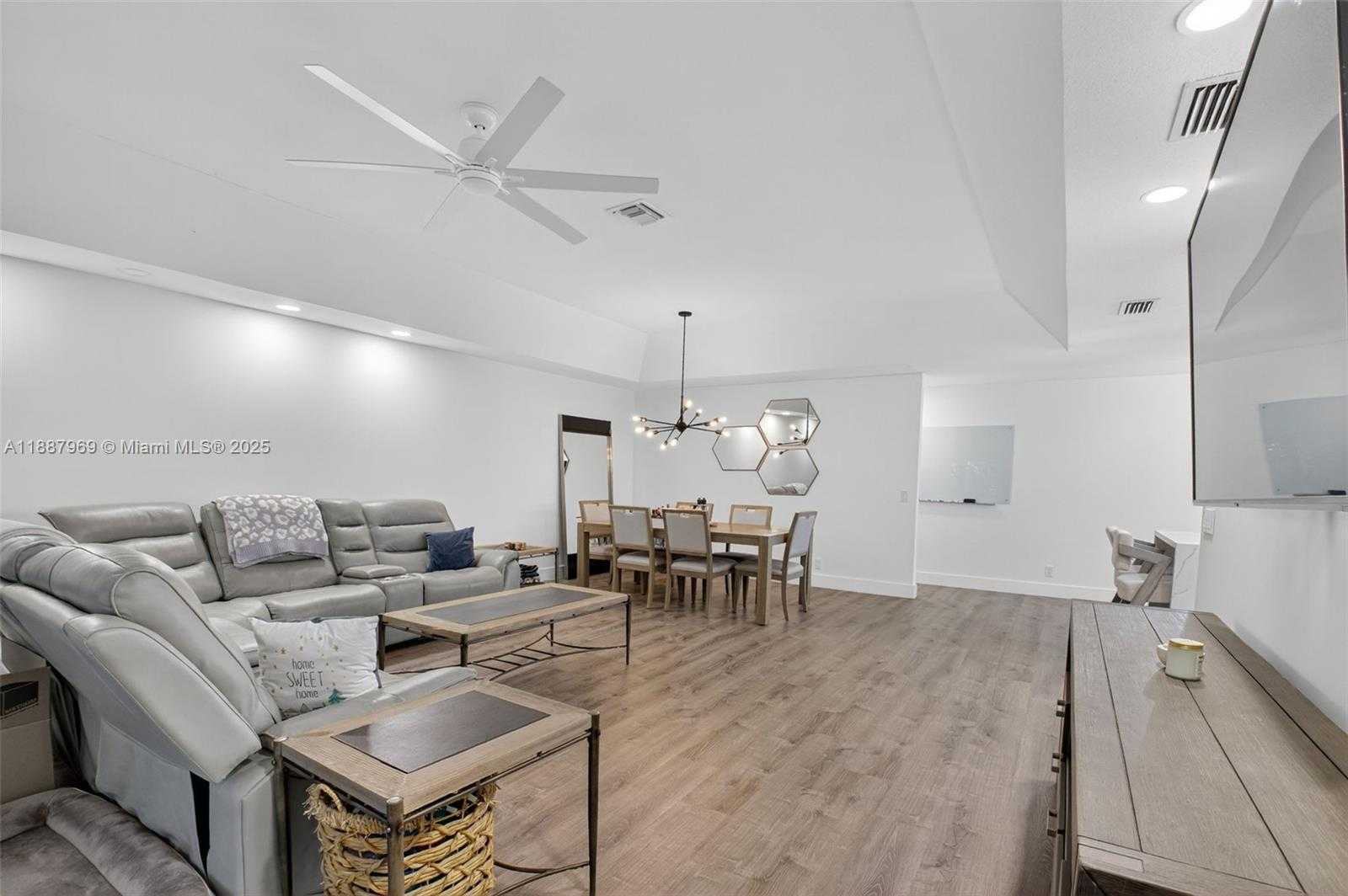 Small Image of 20774 CONCORD GREEN DR W, Boca Raton Number 16