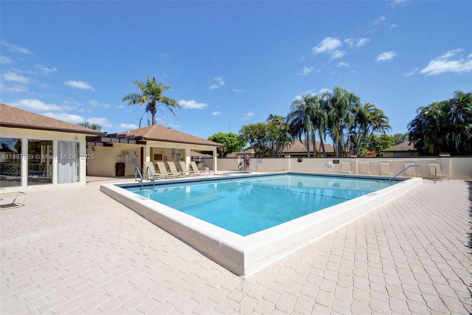 Small Image of 20774 CONCORD GREEN DR W, Boca Raton Number 32