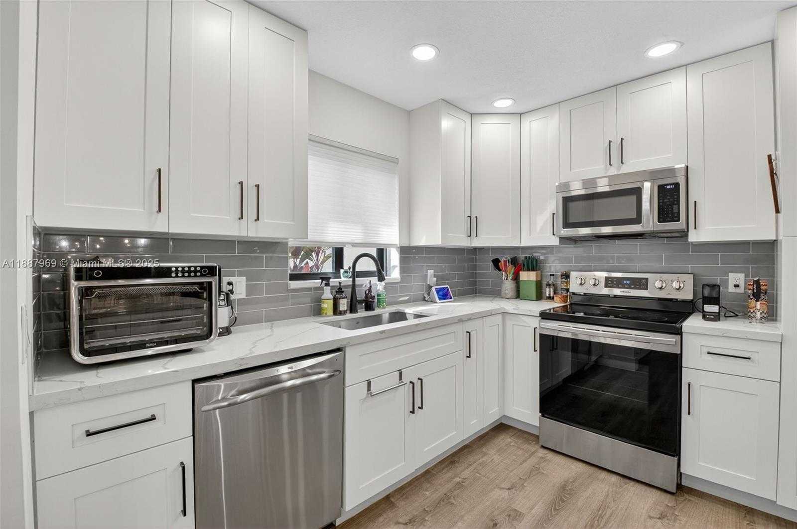 Small Image of 20774 CONCORD GREEN DR W, Boca Raton Number 8