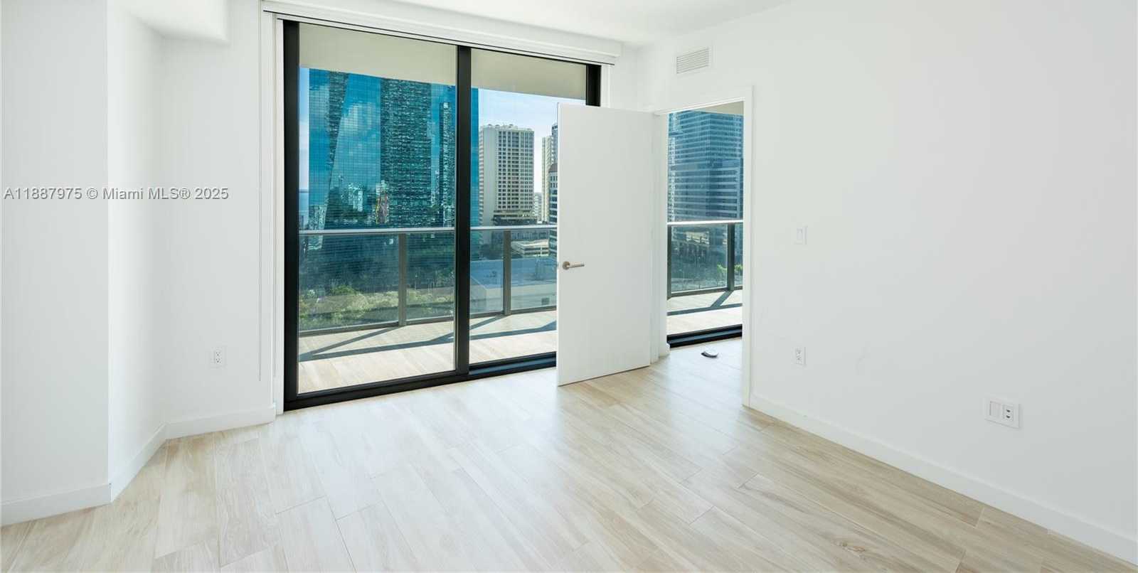 Small Image of 1300 SOUTH MIAMI AVE #1003, Miami Number 12