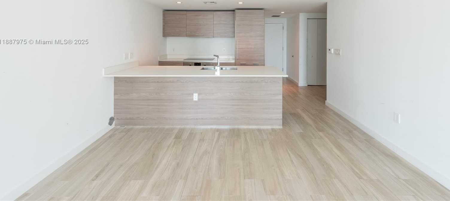Small Image of 1300 SOUTH MIAMI AVE #1003, Miami Number 6