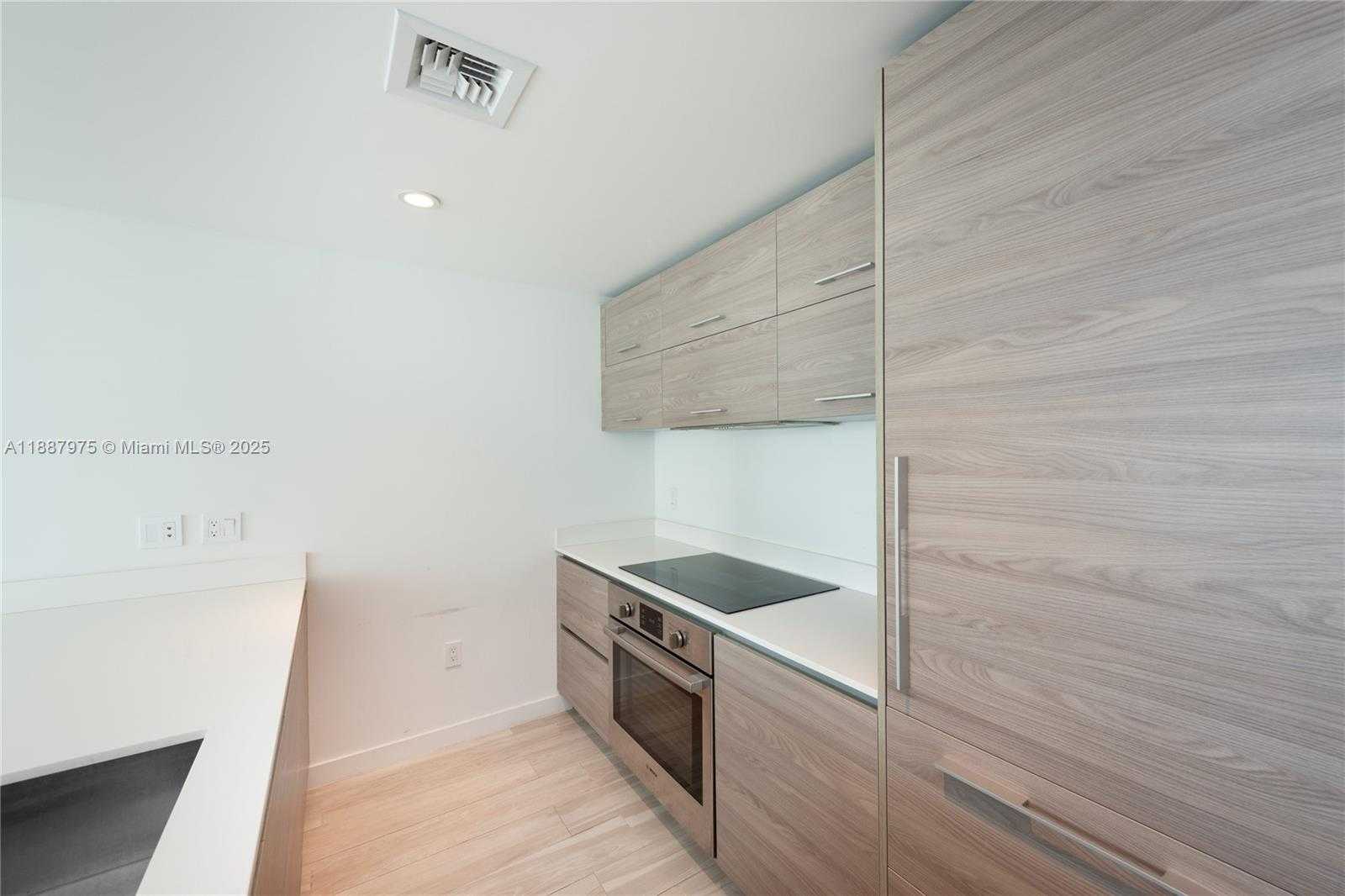 Small Image of 1300 SOUTH MIAMI AVE #1003, Miami Number 8