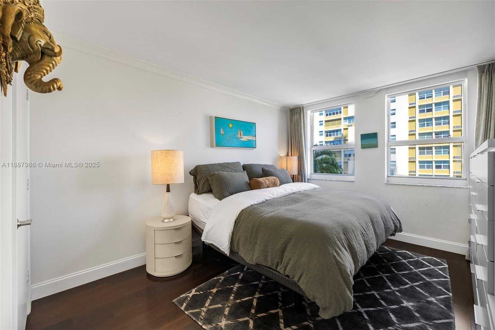 Small Image of 90 ALTON RD #811, Miami Beach Number 11