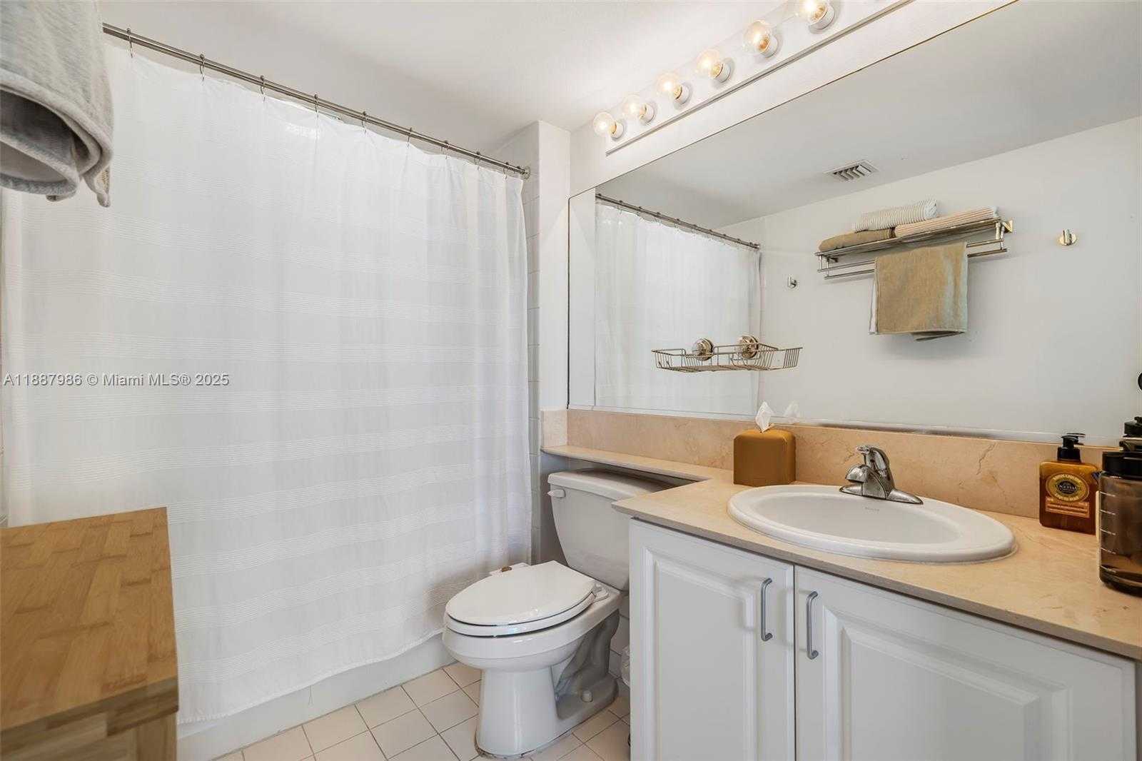 Small Image of 90 ALTON RD #811, Miami Beach Number 14