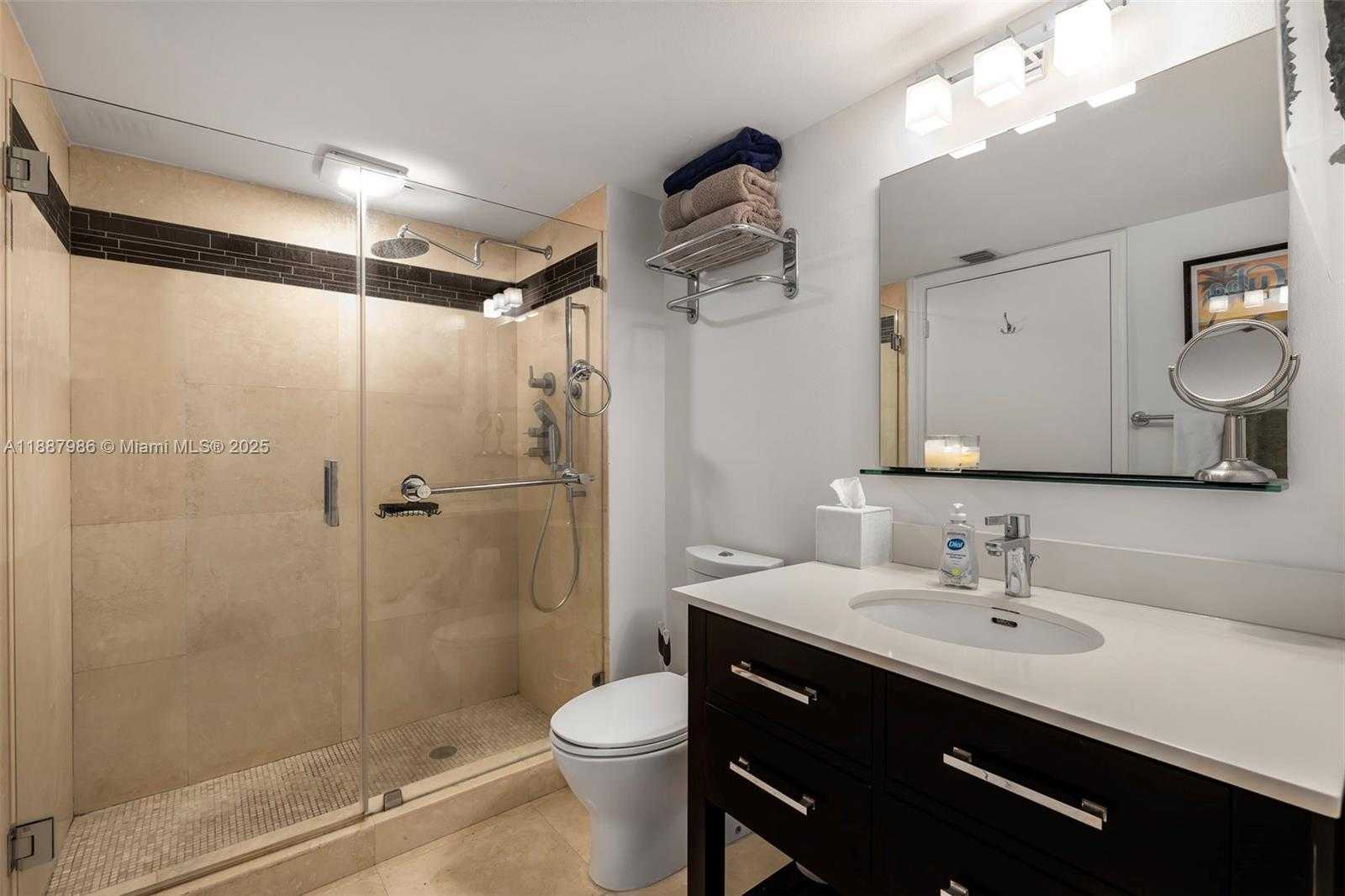 Small Image of 90 ALTON RD #811, Miami Beach Number 18